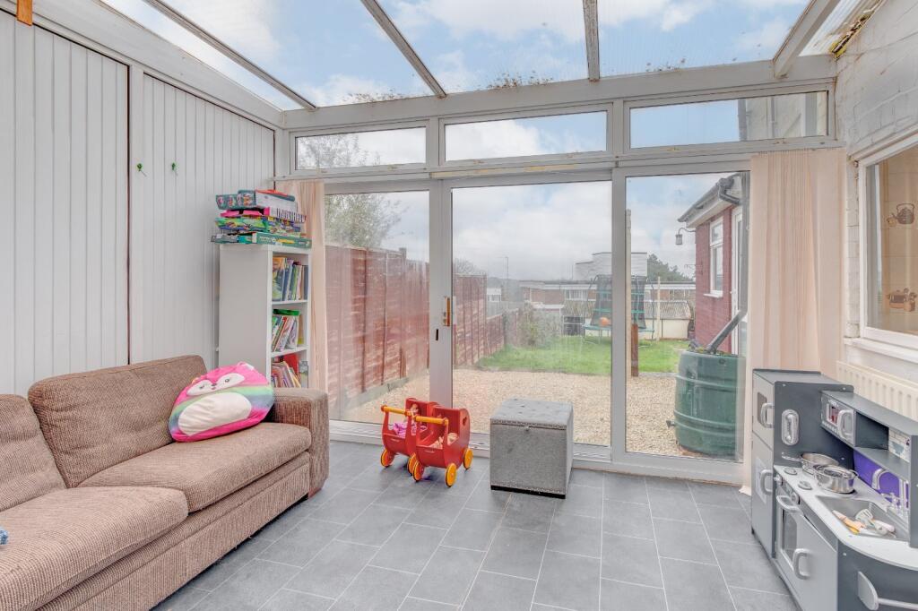 Additional property image - Mount Pleasant, Southcrest, Redditch, B97