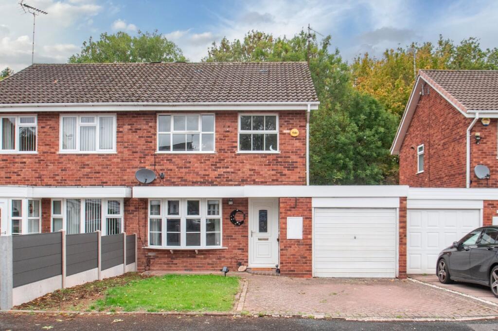 Main image of property: Edgmond Close, Redditch, Worcestershire, B98