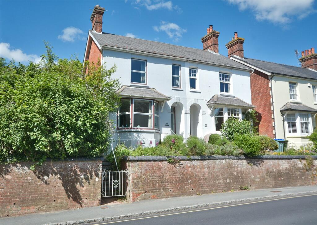 2 bedroom semidetached house for sale in Lower Street, Pulborough