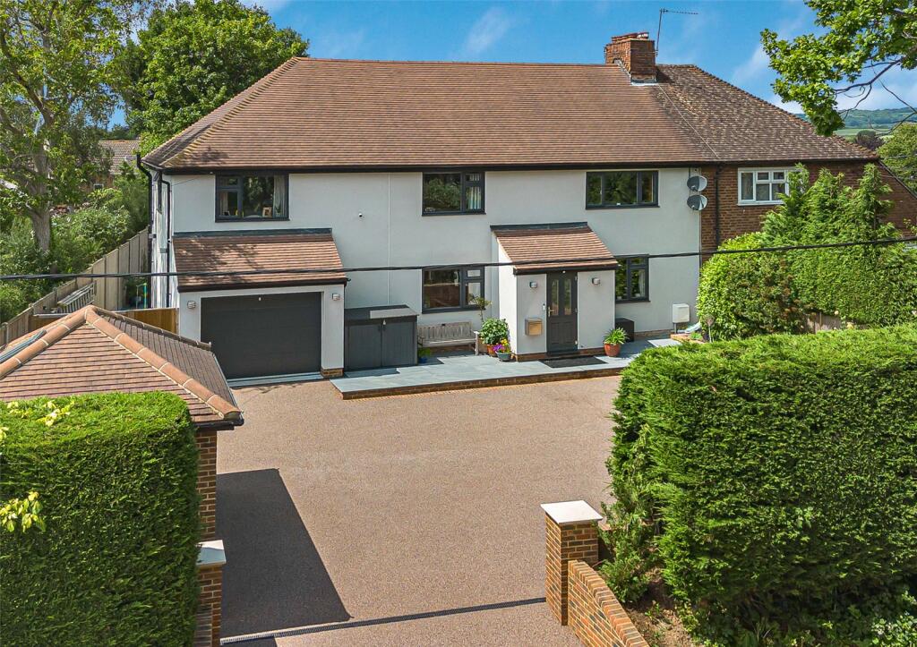 Main image of property: Moat Lane, Pulborough, West Sussex, RH20