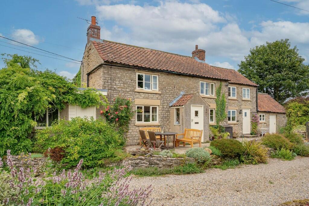 3 bedroom cottage for sale in Southfield View, Cropton, YO18 8HL, YO18