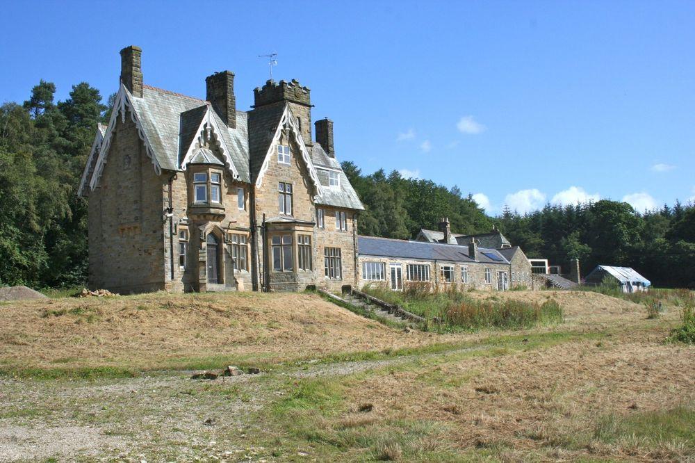 9 bedroom country house for sale in Sutherland Lodge, Cropton, YO18 8ET