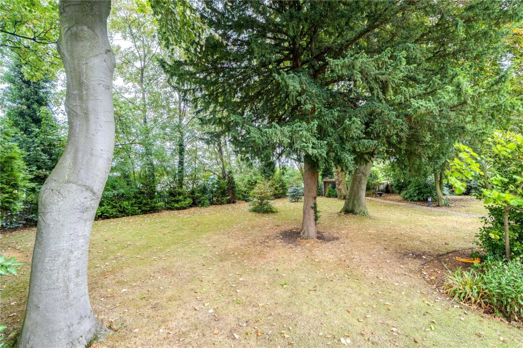 7 bedroom detached house for sale in Highfield House, Highfield Road