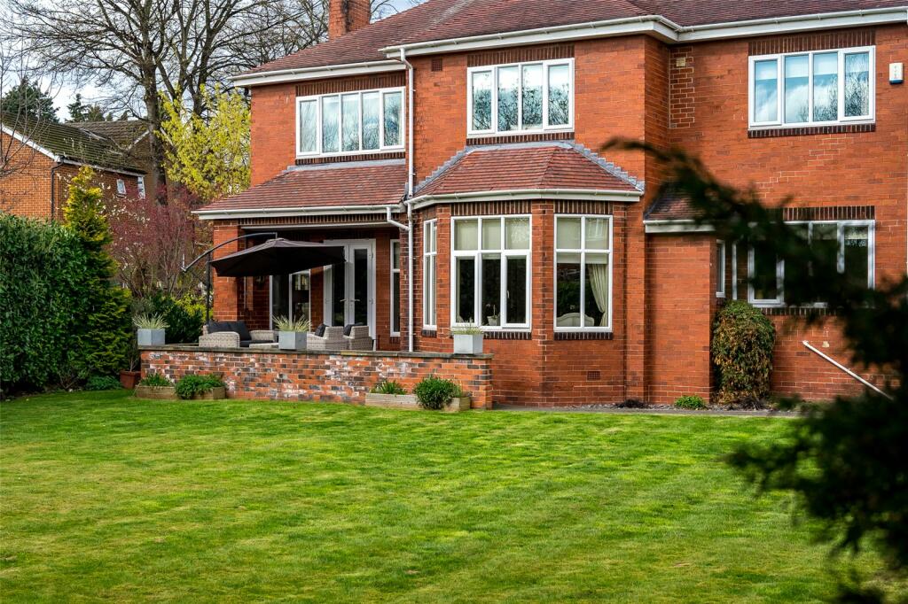 4 bedroom detached house for sale in Benton House, Wakefield Road
