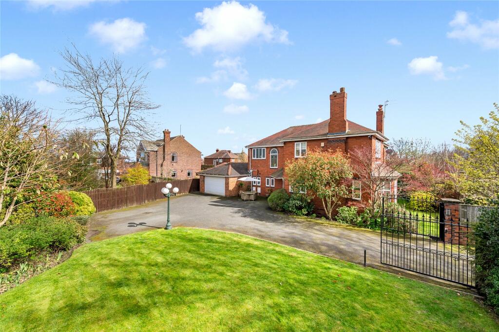 4 bedroom detached house for sale in Benton House, Wakefield Road