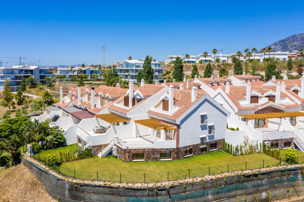 4 bedroom town house for sale in Andalucia, Malaga, Benalmádena, Spain