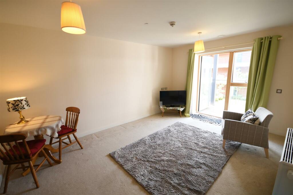 Additional property image - Queensway, Leamington Spa