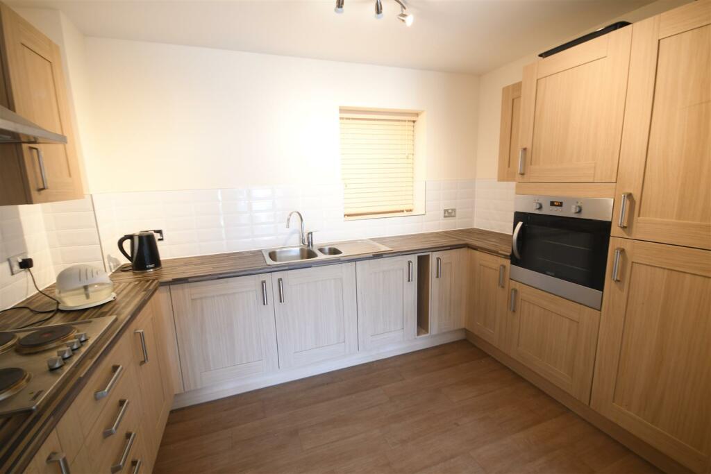 Additional property image - Queensway, Leamington Spa