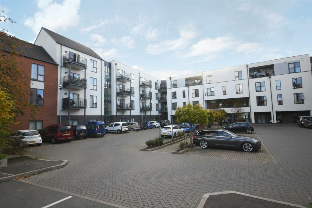 Additional property image - Queensway, Leamington Spa