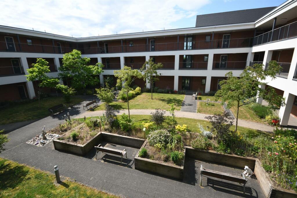 Additional property image - Queensway, Leamington Spa