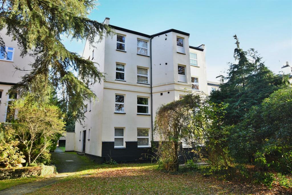 2 bedroom flat for sale in Nova Lodge, Kenilworth Road, Leamington Spa