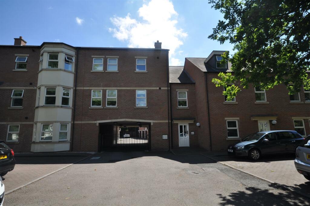 2 bedroom flat for rent in 5 Imperial Place, Lillington Road, Leamington Spa, CV32