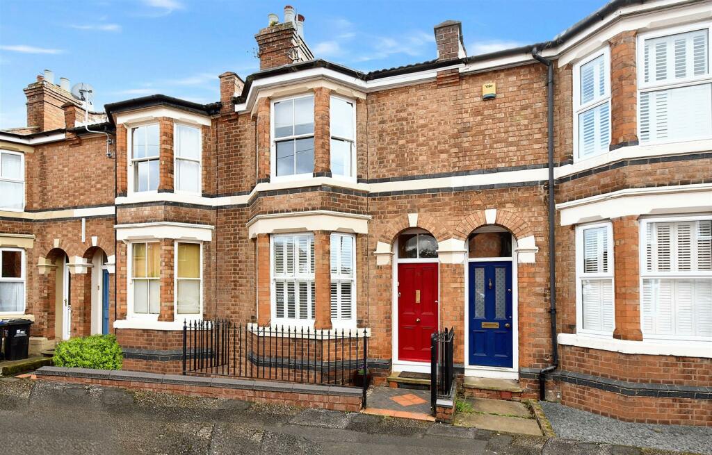 2 bedroom terraced house for sale in Plymouth Place, Leamington Spa, CV31