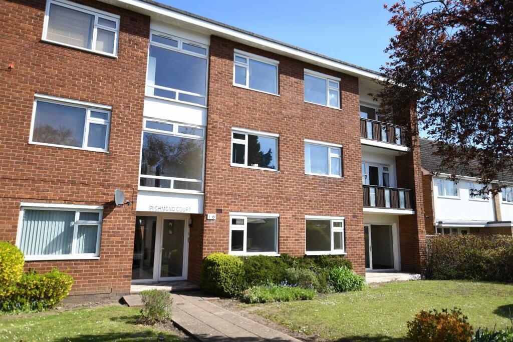 2 bedroom flat for sale in Richmond Court, Willes Road, Leamington Spa, CV31