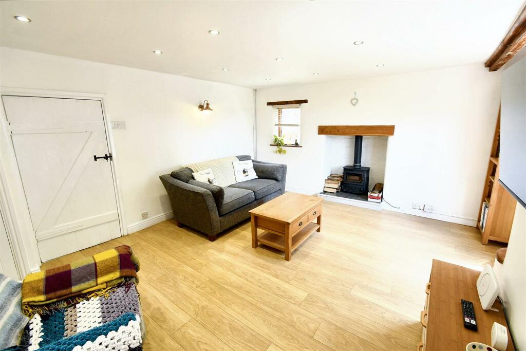 Additional property image - Hunningham, Leamington Spa