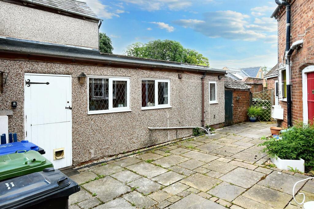 Additional property image - Hunningham, Leamington Spa