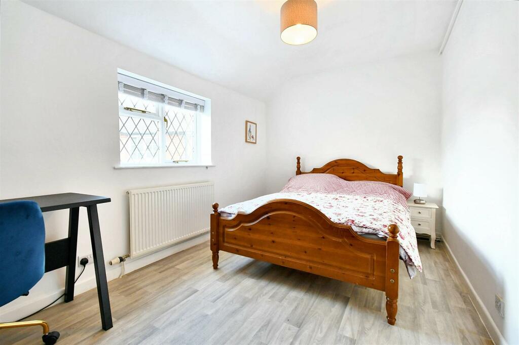 Additional property image - Hunningham, Leamington Spa