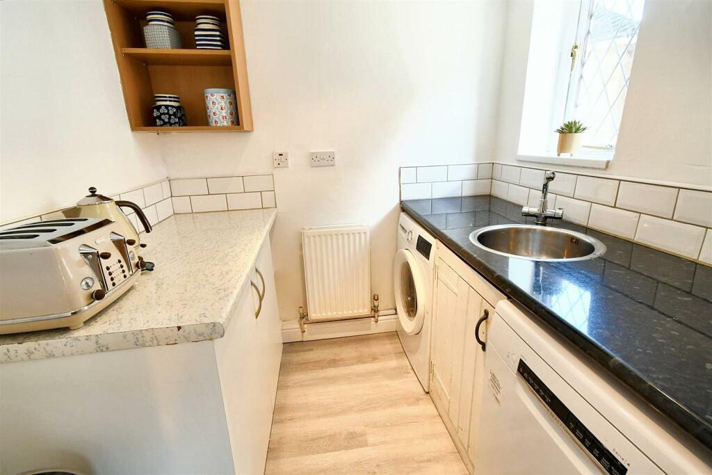 Additional property image - Hunningham, Leamington Spa