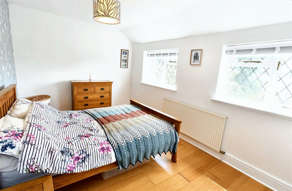 Additional property image - Hunningham, Leamington Spa