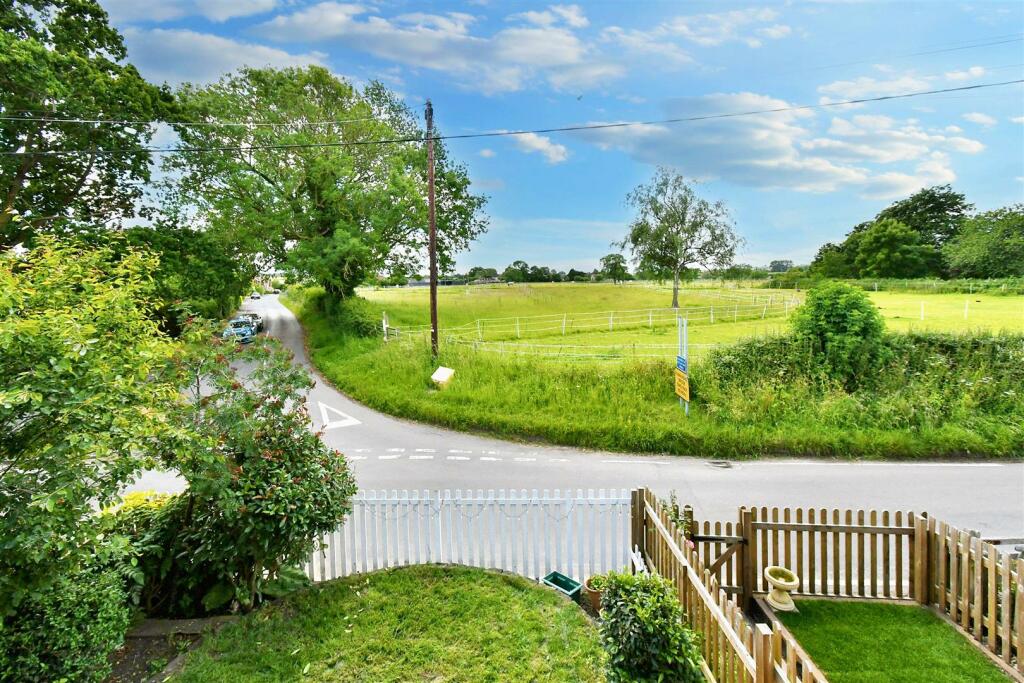 Additional property image - Hunningham, Leamington Spa