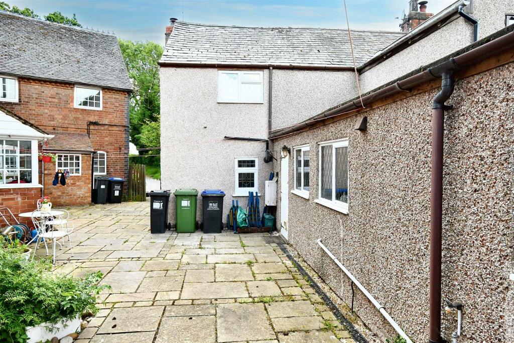 Additional property image - Hunningham, Leamington Spa