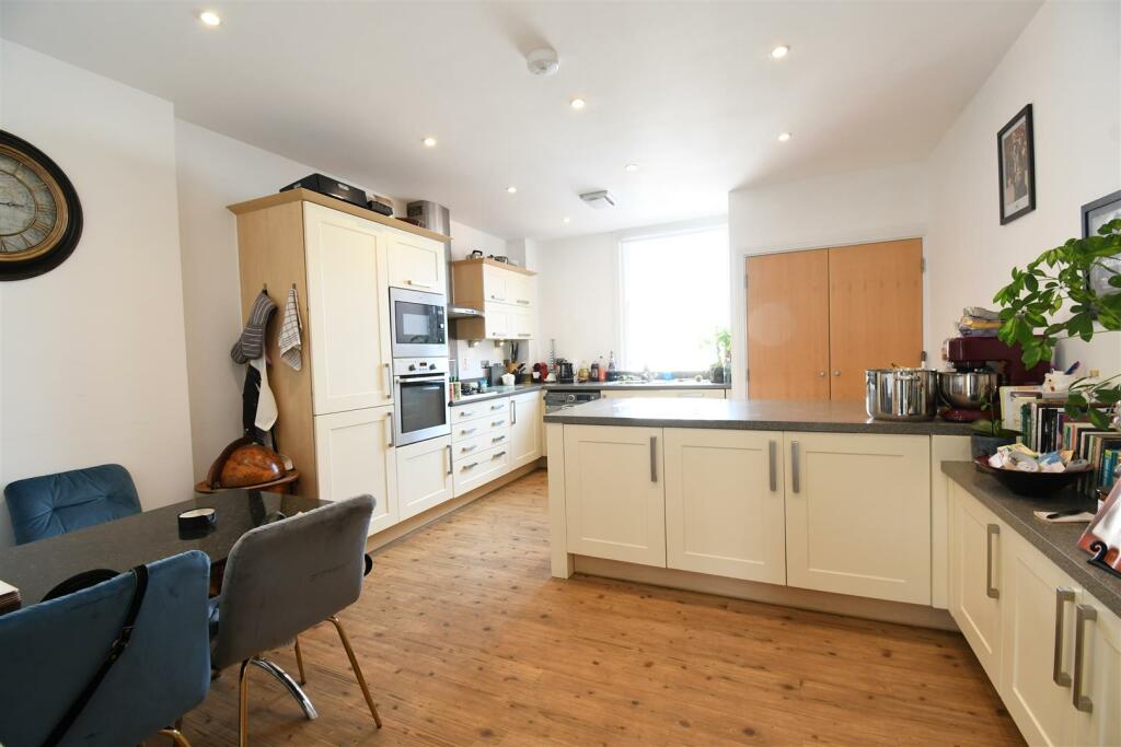 Additional property image - Chapel Court, Windsor Street, Leamington Spa