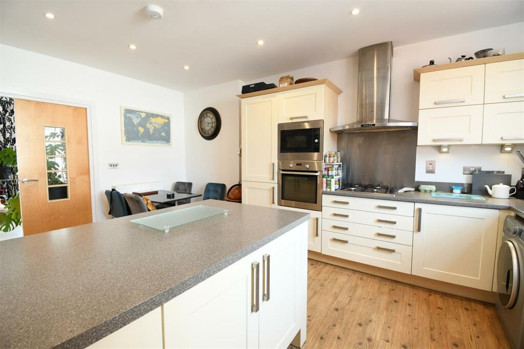 Additional property image - Chapel Court, Windsor Street, Leamington Spa