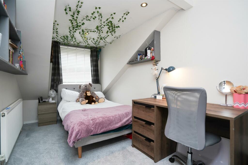 Additional property image - Erica Drive, Whitnash, Leamington Spa