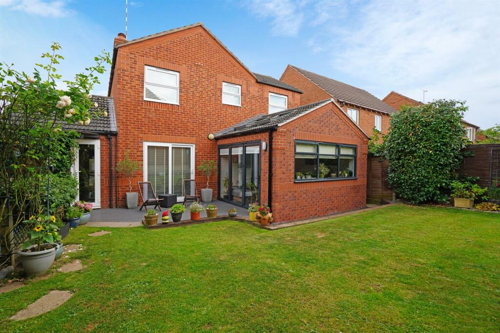 Additional property image - Erica Drive, Whitnash, Leamington Spa