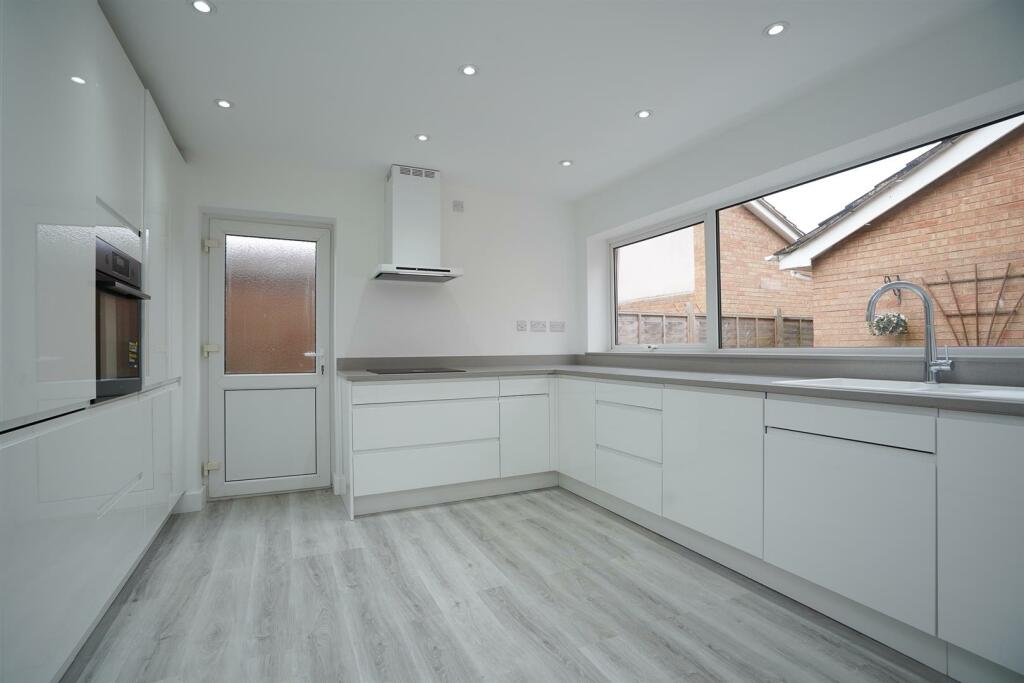 Additional property image - Inglewood Close, Leamington Spa