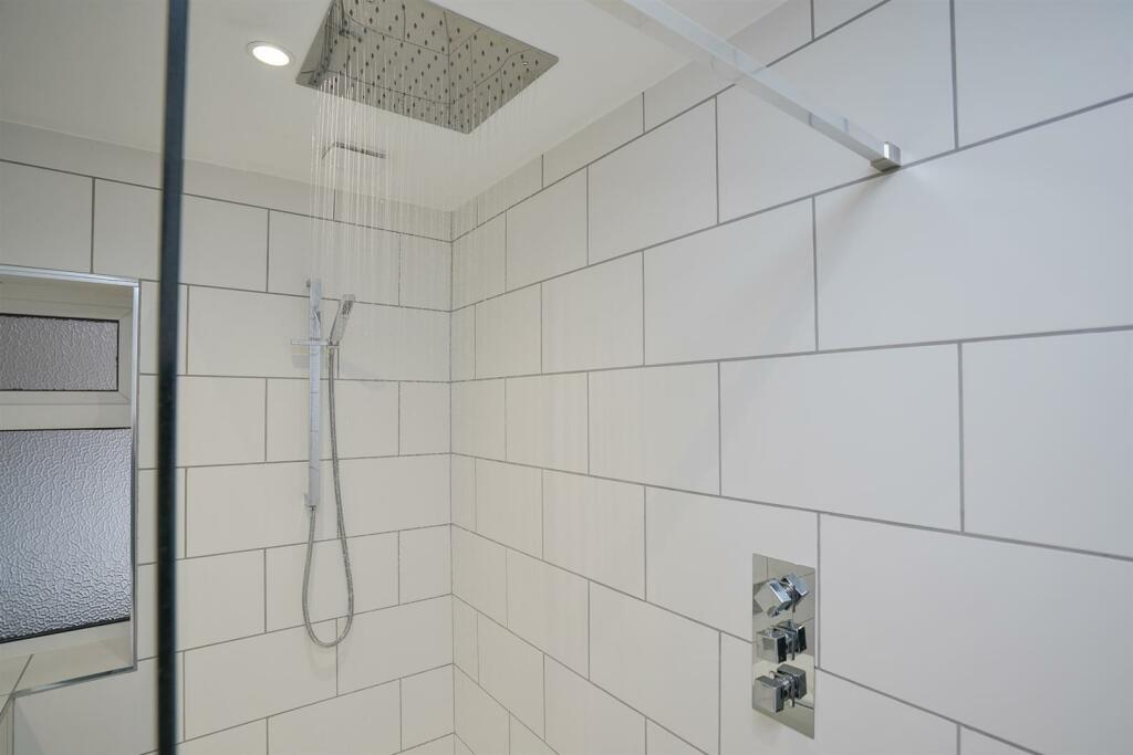 Additional property image - Inglewood Close, Leamington Spa