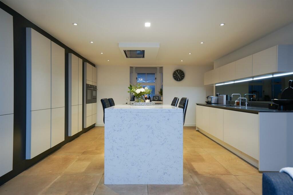 Additional property image - Guys Cliffe Road, Leamington Spa