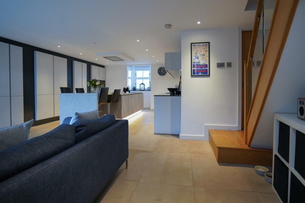 Additional property image - Guys Cliffe Road, Leamington Spa