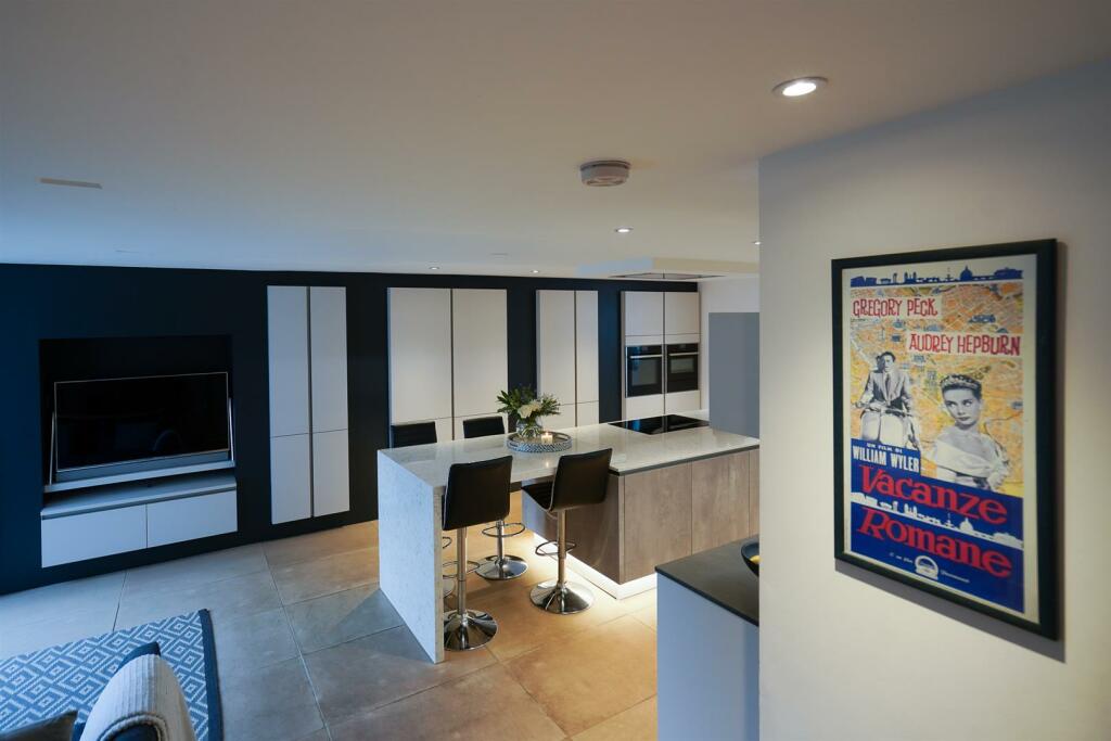 Additional property image - Guys Cliffe Road, Leamington Spa