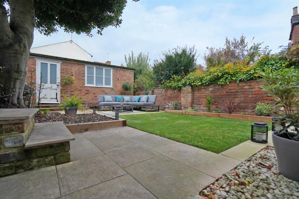 Additional property image - Guys Cliffe Road, Leamington Spa