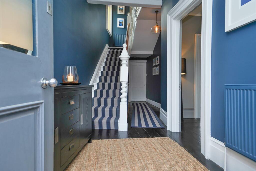 Additional property image - Guys Cliffe Road, Leamington Spa