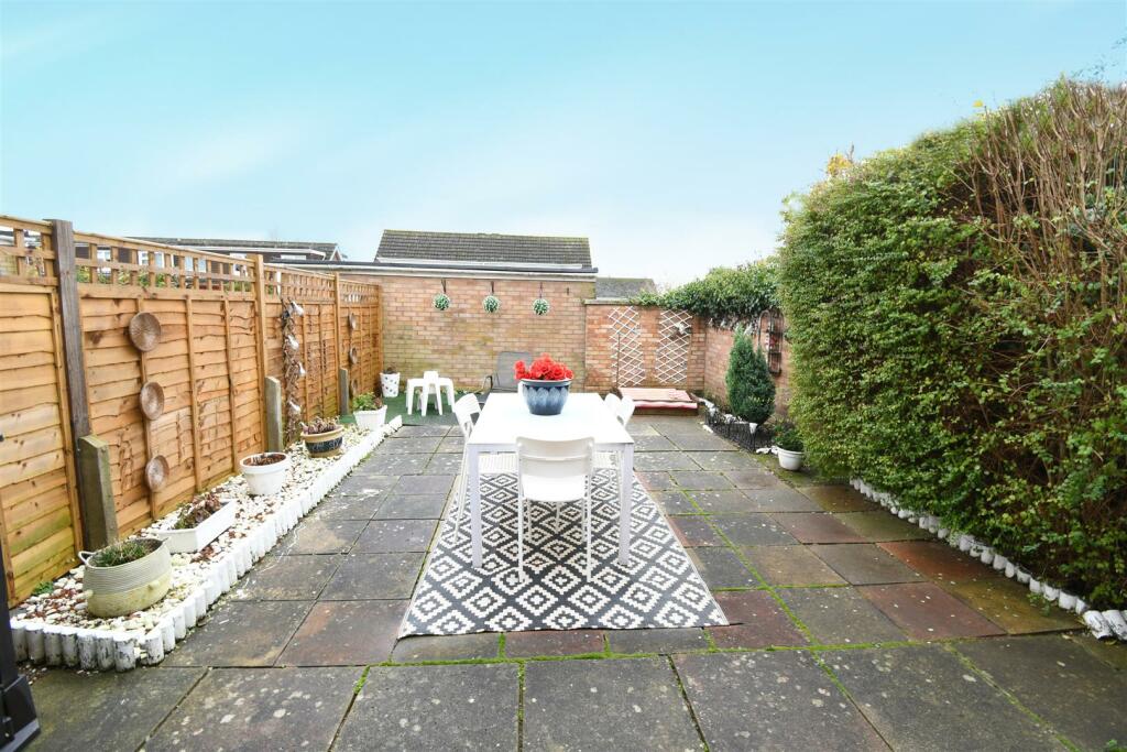 Additional property image - Severn Close, Leamington Spa