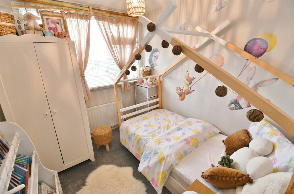 Additional property image - Severn Close, Leamington Spa