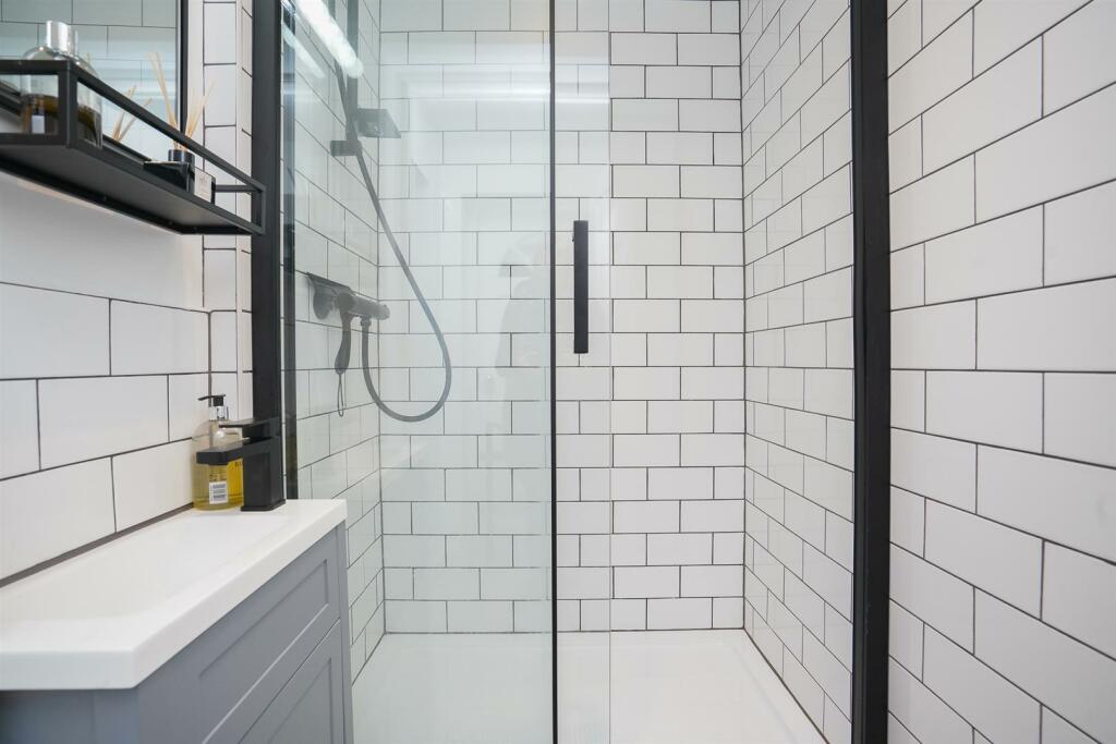 Additional property image - Leam Terrace, Leamington Spa