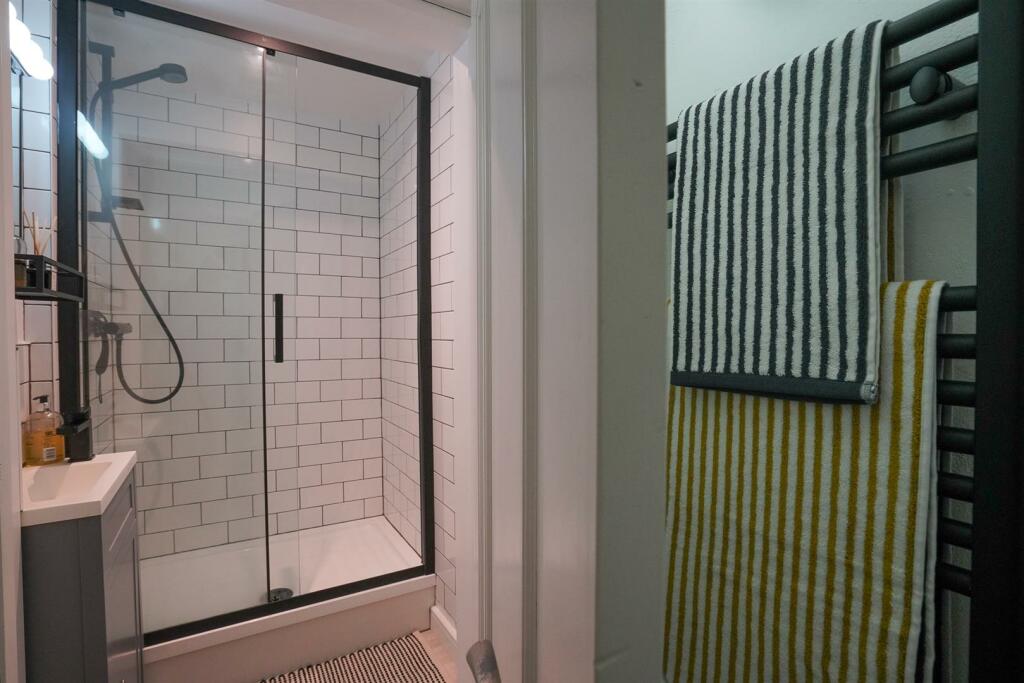 Additional property image - Leam Terrace, Leamington Spa