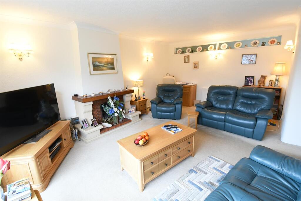 Additional property image - Cubbington Road, Leamington Spa