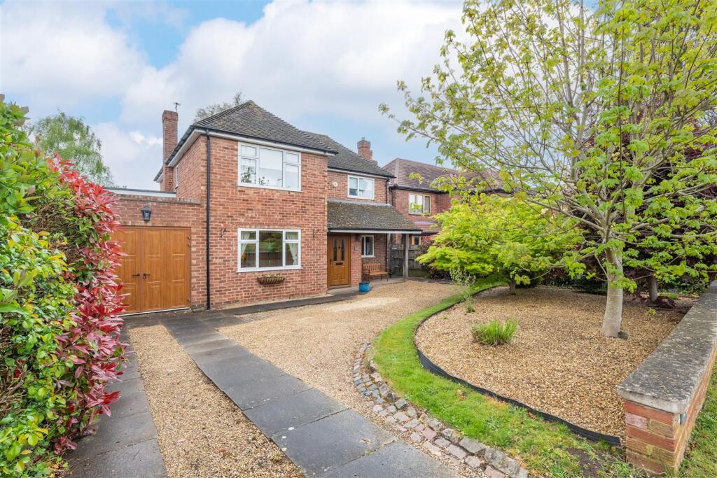 Main image of property: Offchurch Lane, Radford Semele, Leamington Spa