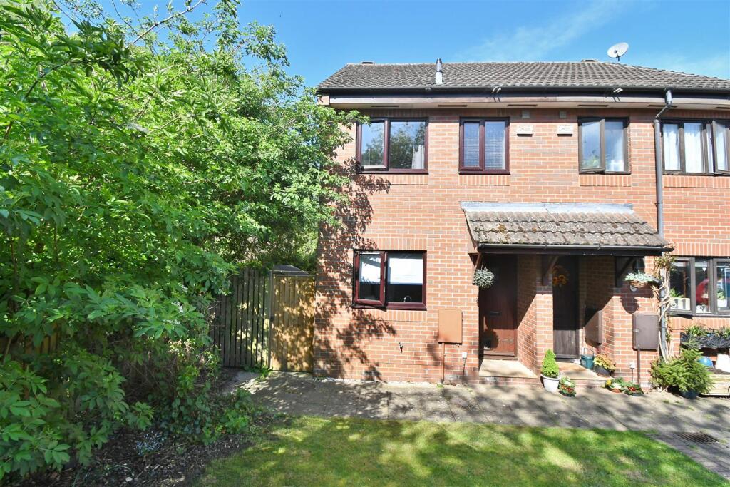 Main image of property: Lay Gardens, Radford Semele, Leamington Spa