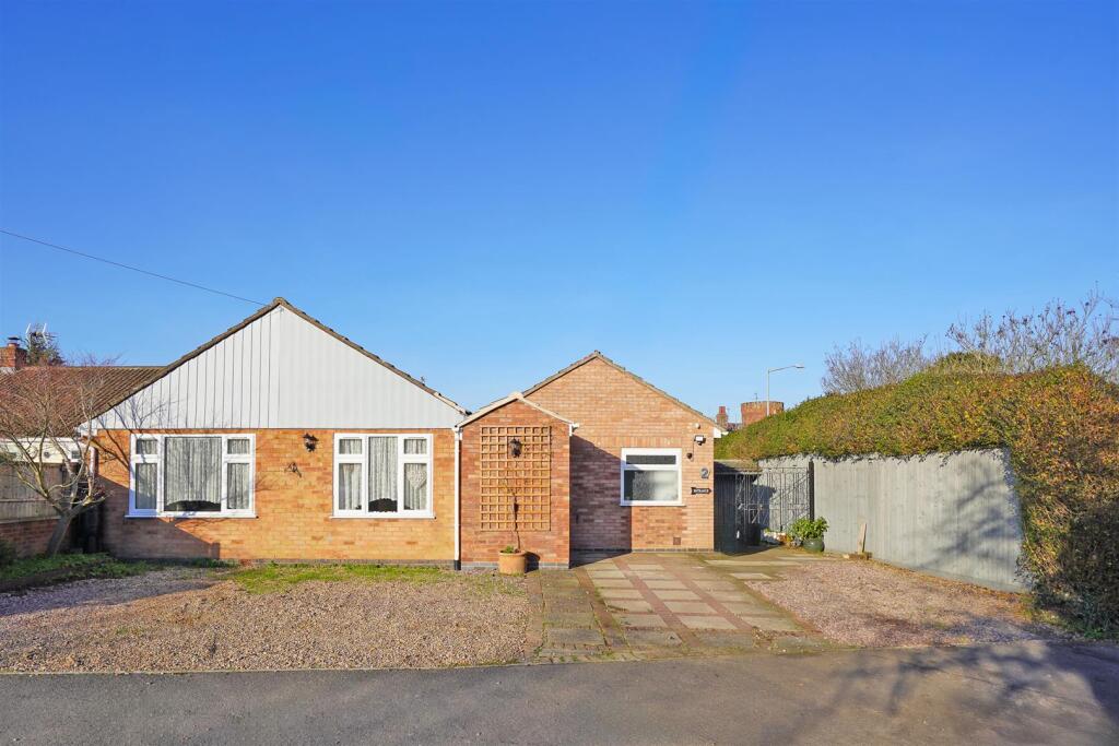 Main image of property: Hall Fields, Radford Semele, Leamington Spa