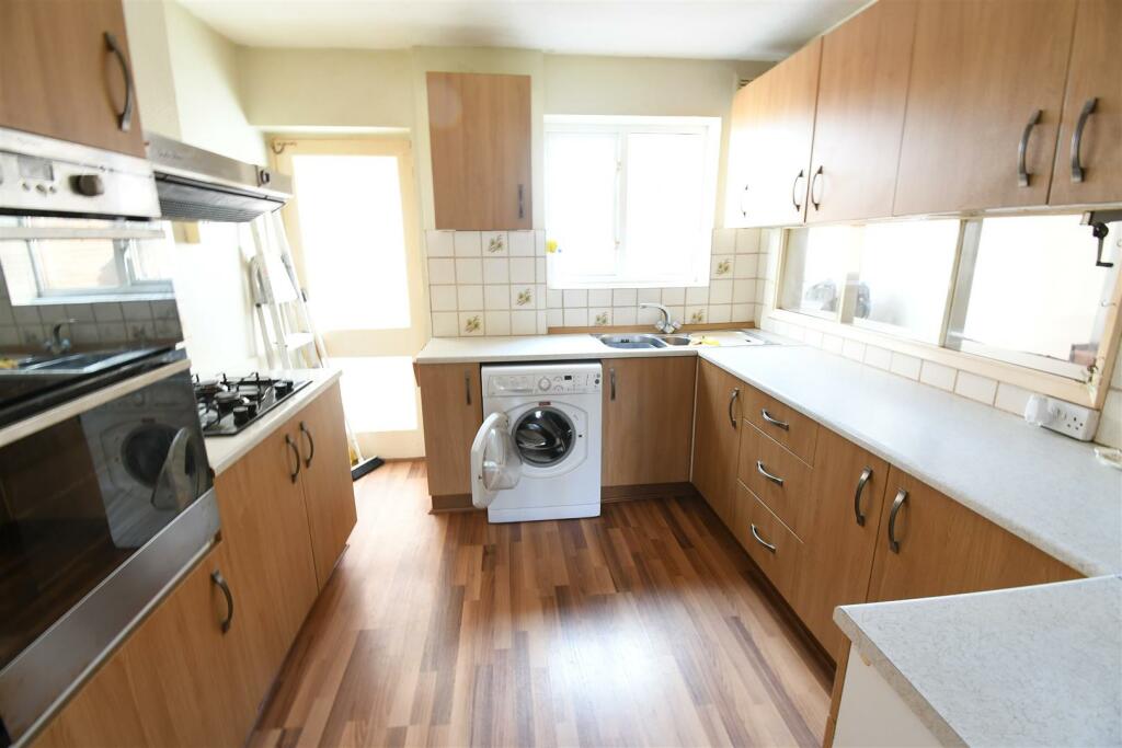 Additional property image - Leighton Close, Leamington Spa