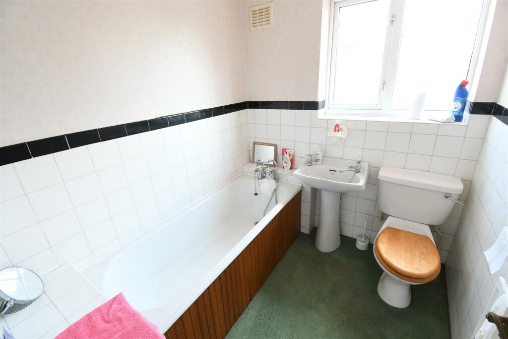 Additional property image - Leighton Close, Leamington Spa