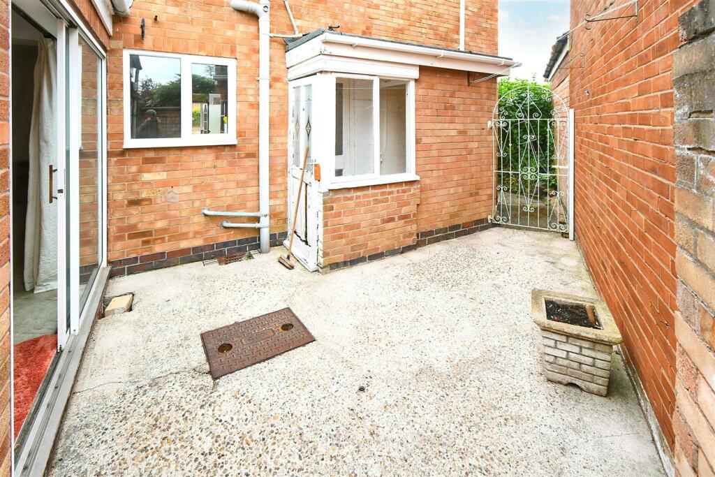 Additional property image - Leighton Close, Leamington Spa