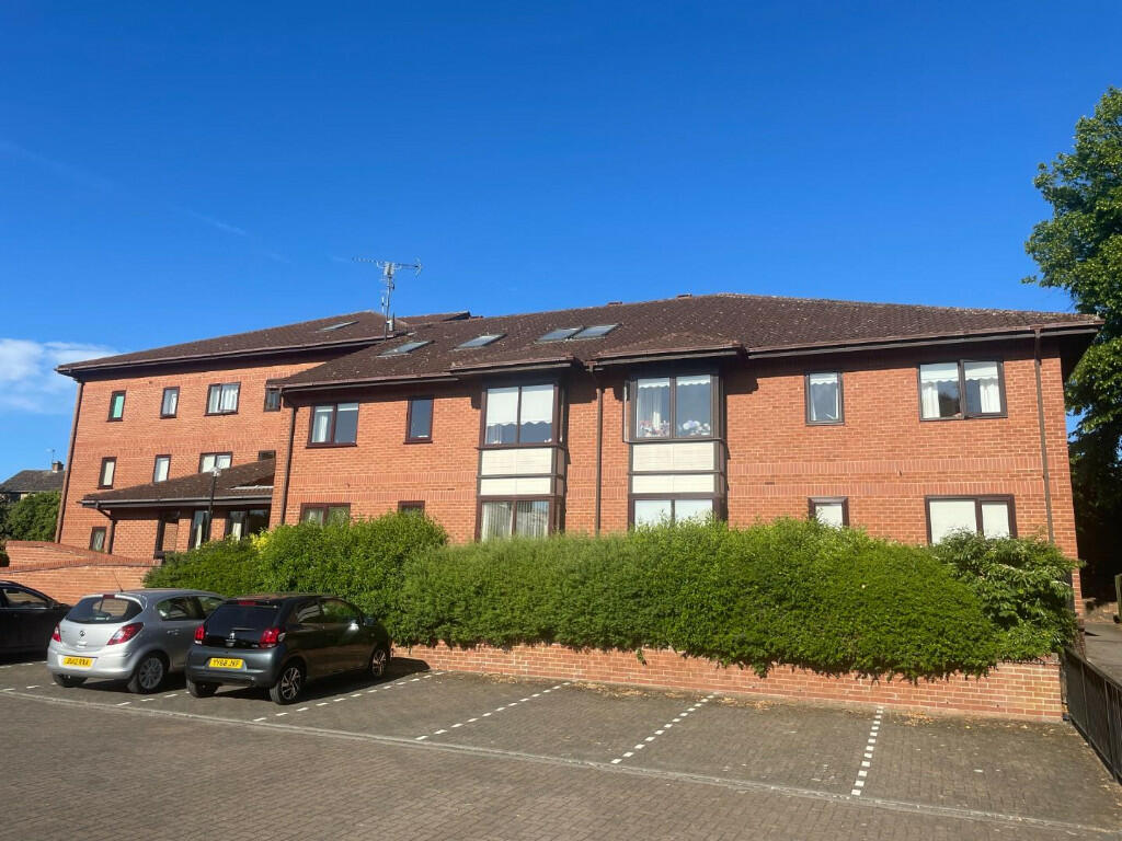 2 bedroom sheltered housing for sale in 7 Princess Court, Princess Road