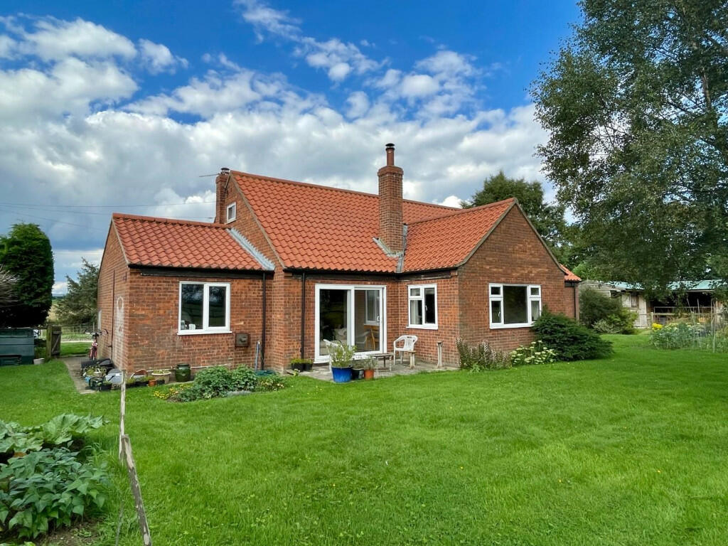 4 bedroom detached house for sale in Greenacres, Rook Barugh, Great