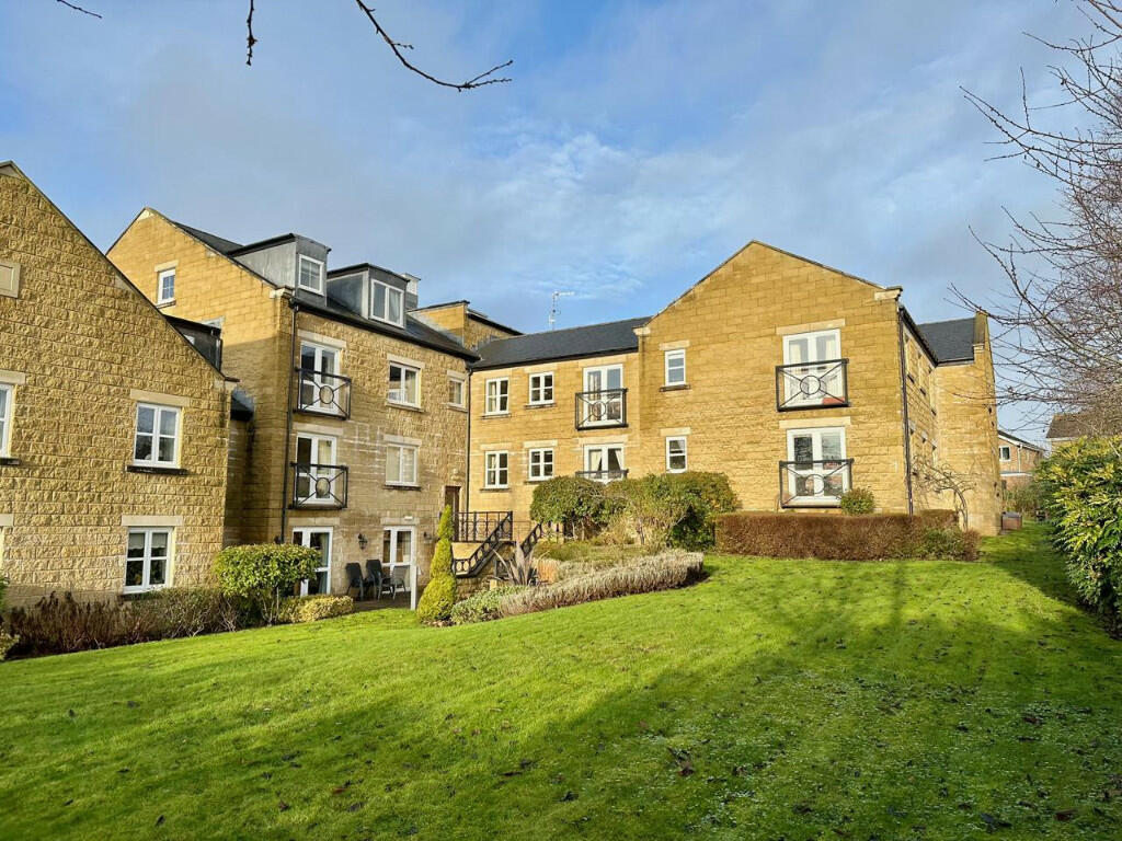 1 bedroom apartment for sale in 27 Hollis Court, Castle Howard Road